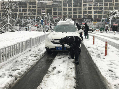 【智能停车场】下雪天如何质量行车？